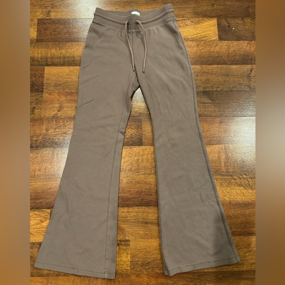 Sunday Best Aritzia Waffle Knit Kick Flare Pants Cotton Women’s Size XS Purple